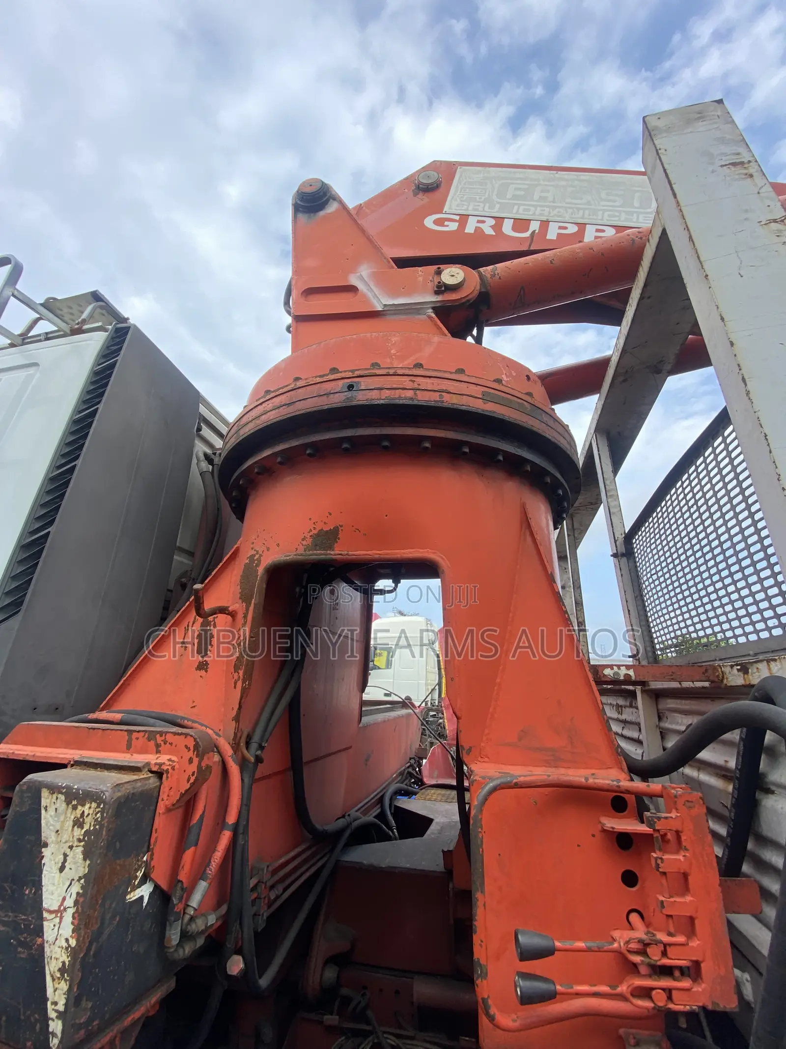 IVECO HYIAB Crane 25-Tons