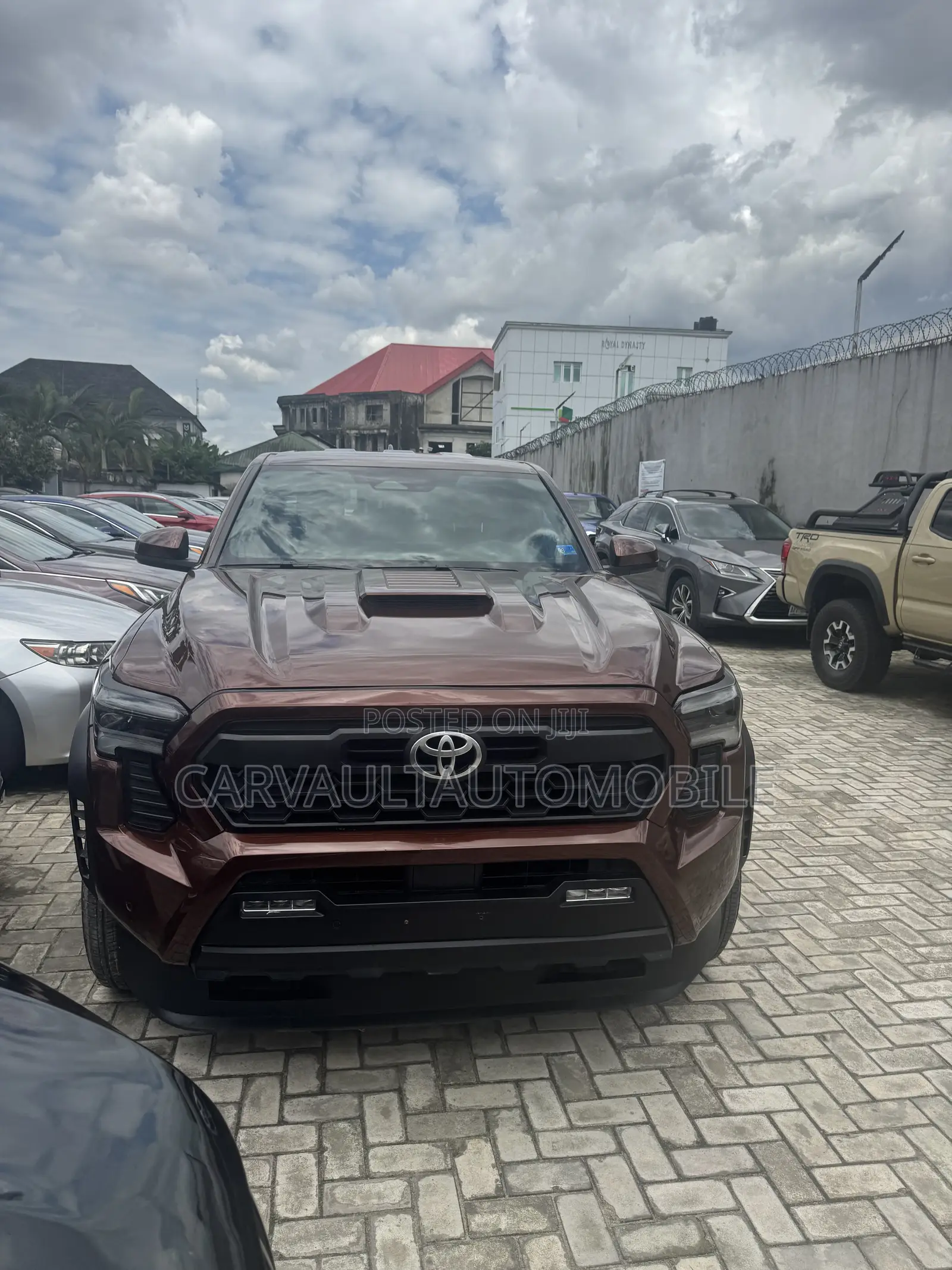 Toyota Tacoma SR Double Cab 4WD 5.0 ft. SB (Automatic) 2025 Brown