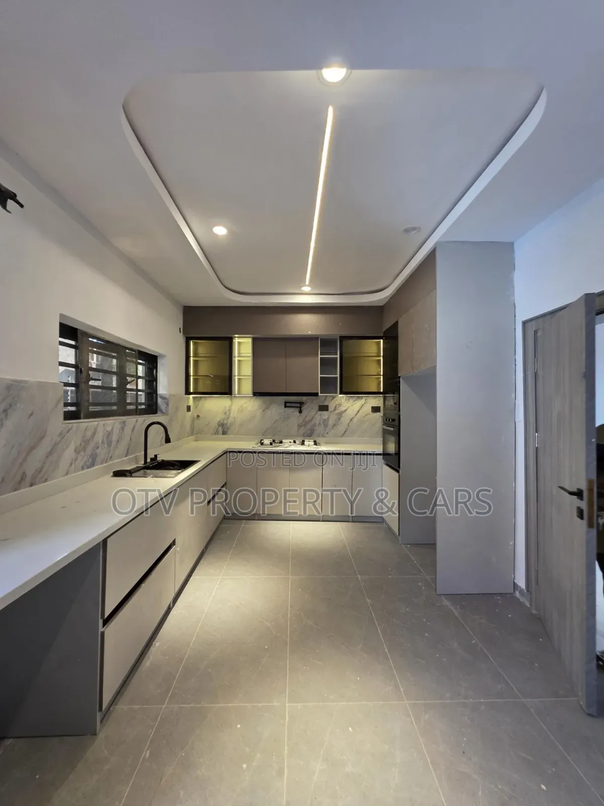 5bdrm Duplex in Lekki Phase 1 for sale