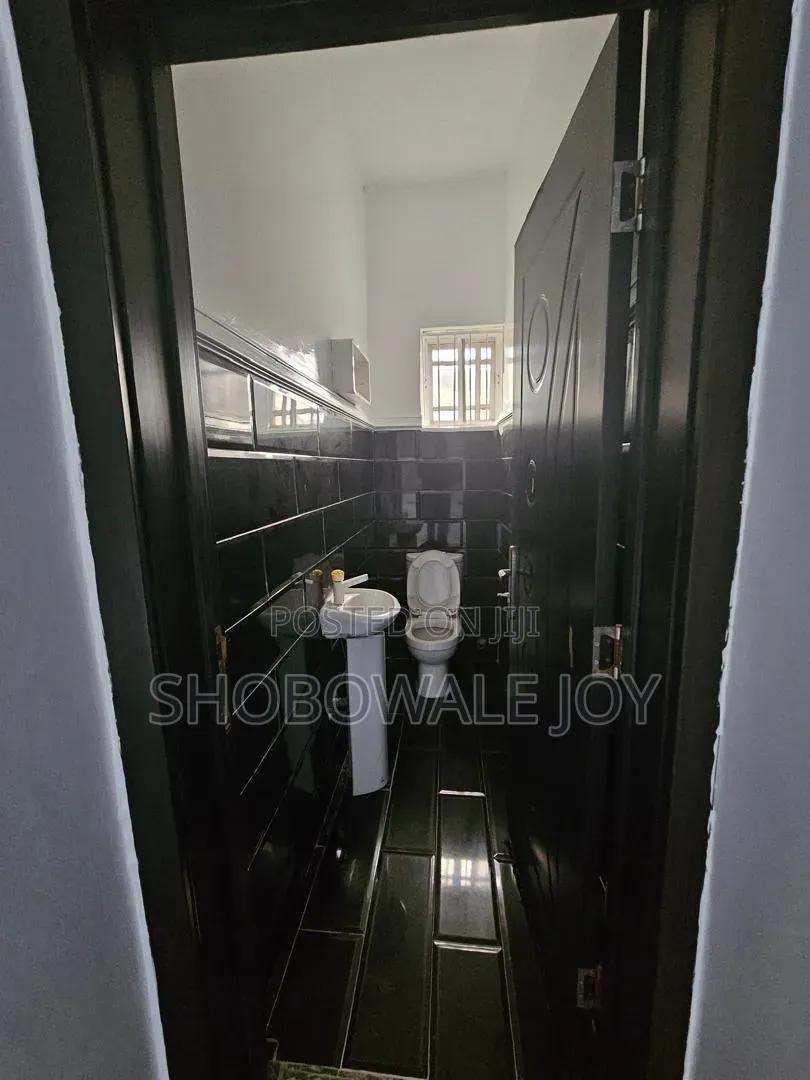 4bdrm Duplex in Lekki Right for rent