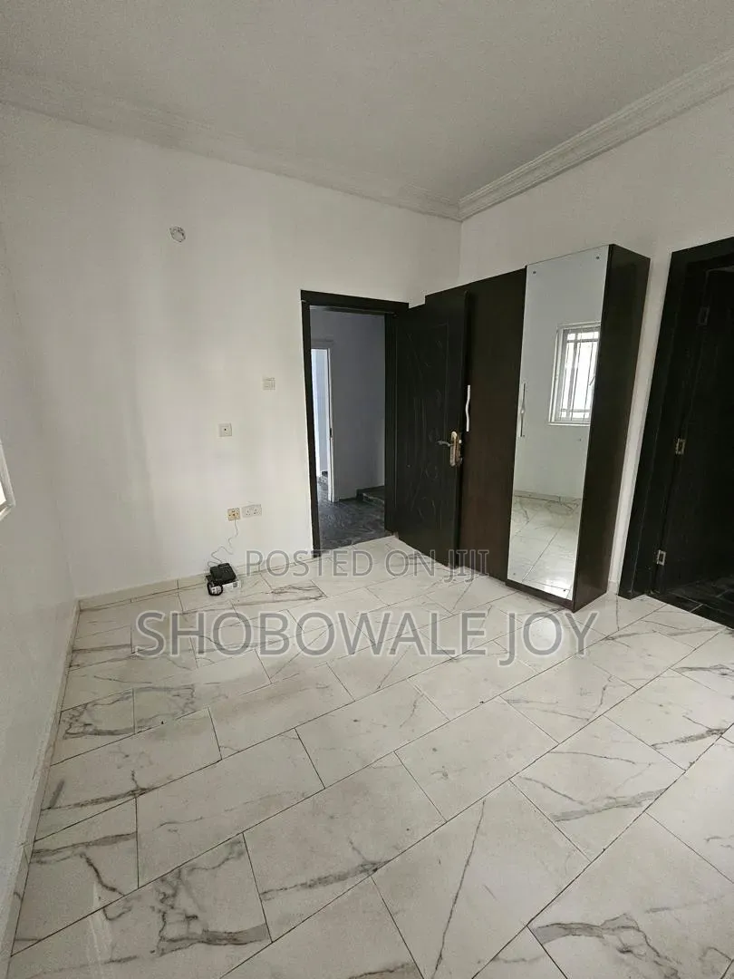 4bdrm Duplex in Lekki Right for rent