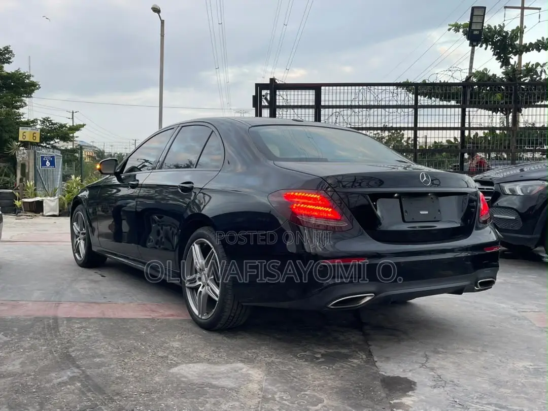Mercedes-Benz E300 4Matic AWD Sedan (2.0L 4cyl 9A) 2017 Black