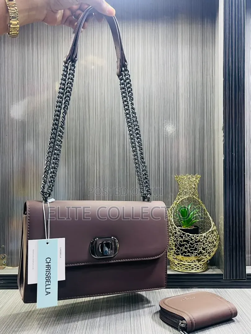 Chrisbella..
2in1 Medium Size 
Chain Leather Handbag .