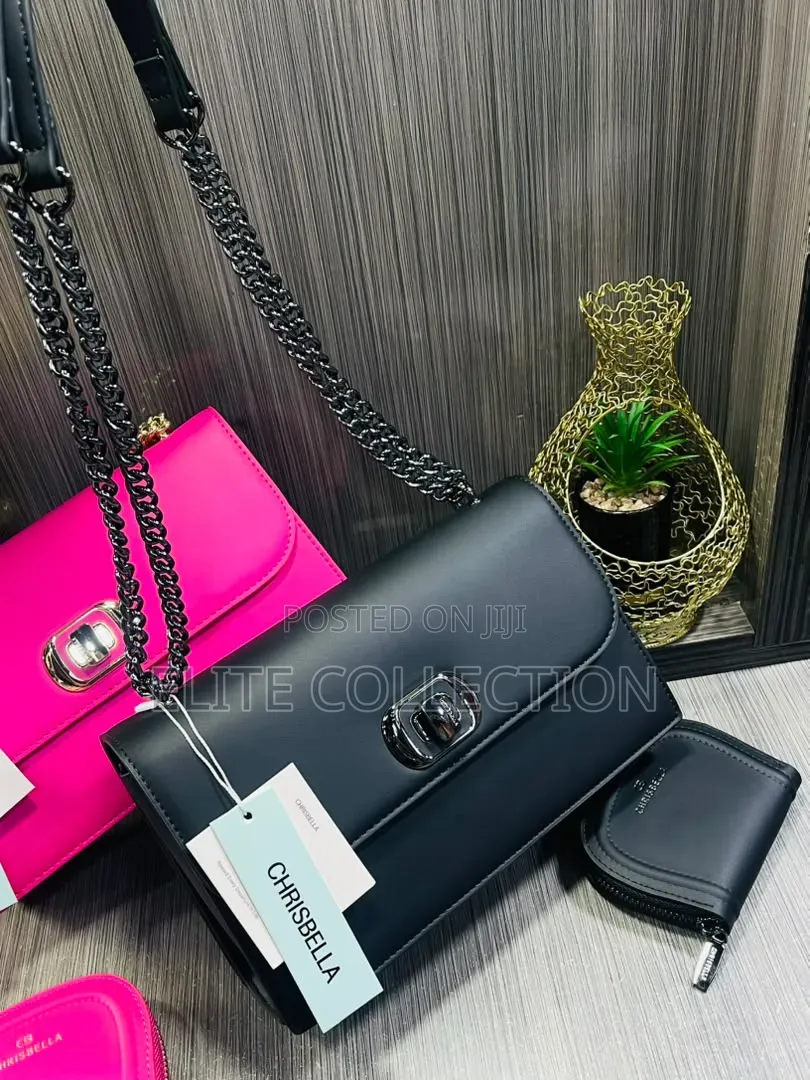 Chrisbella..
2in1 Medium Size 
Chain Leather Handbag .