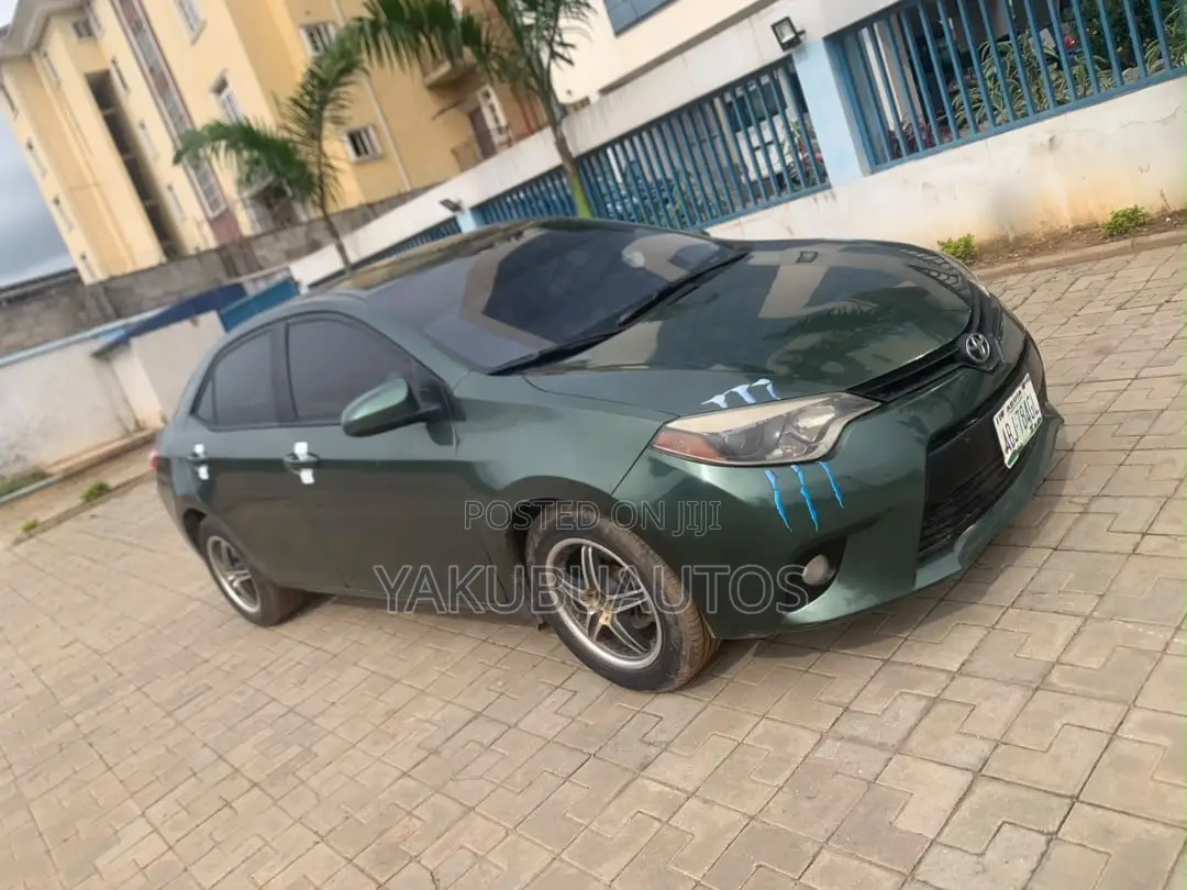 Toyota Corolla 2015 Green