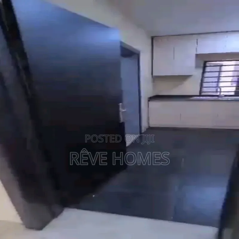 3bdrm Block of Flats in Onike for rent