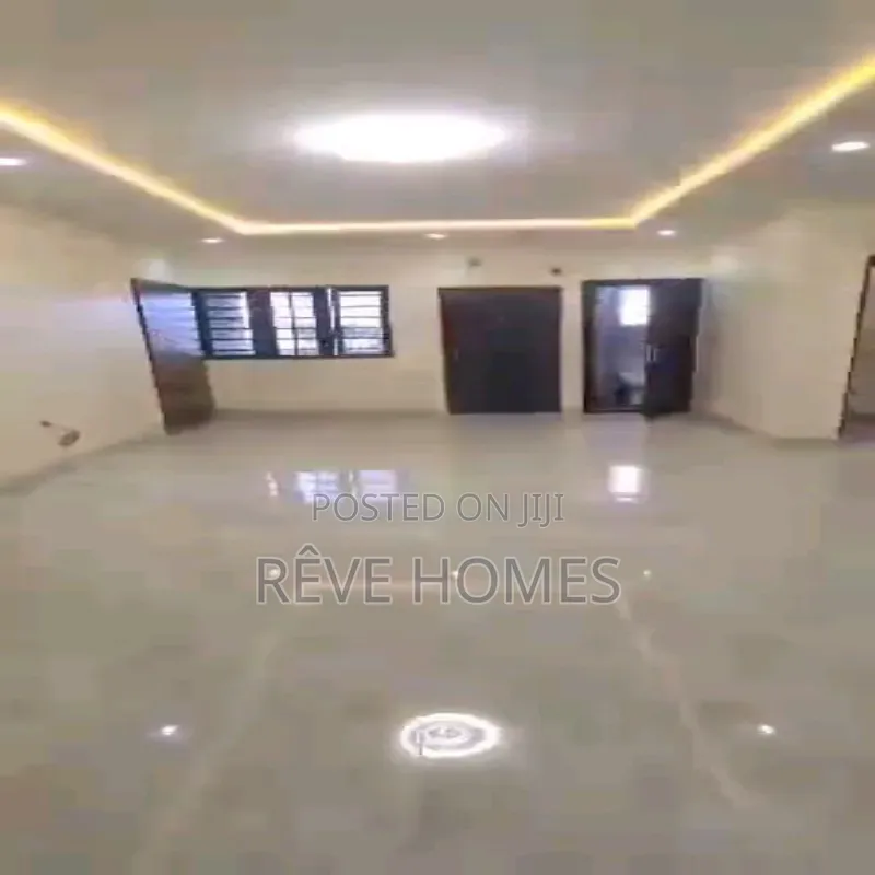3bdrm Block of Flats in Onike for rent