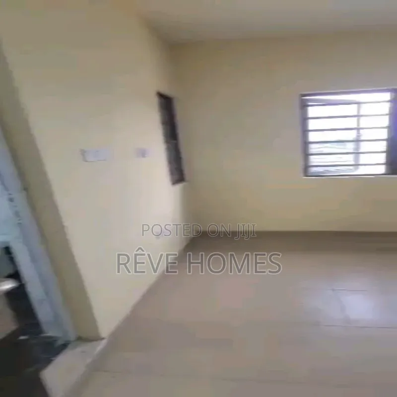 3bdrm Block of Flats in Onike for rent