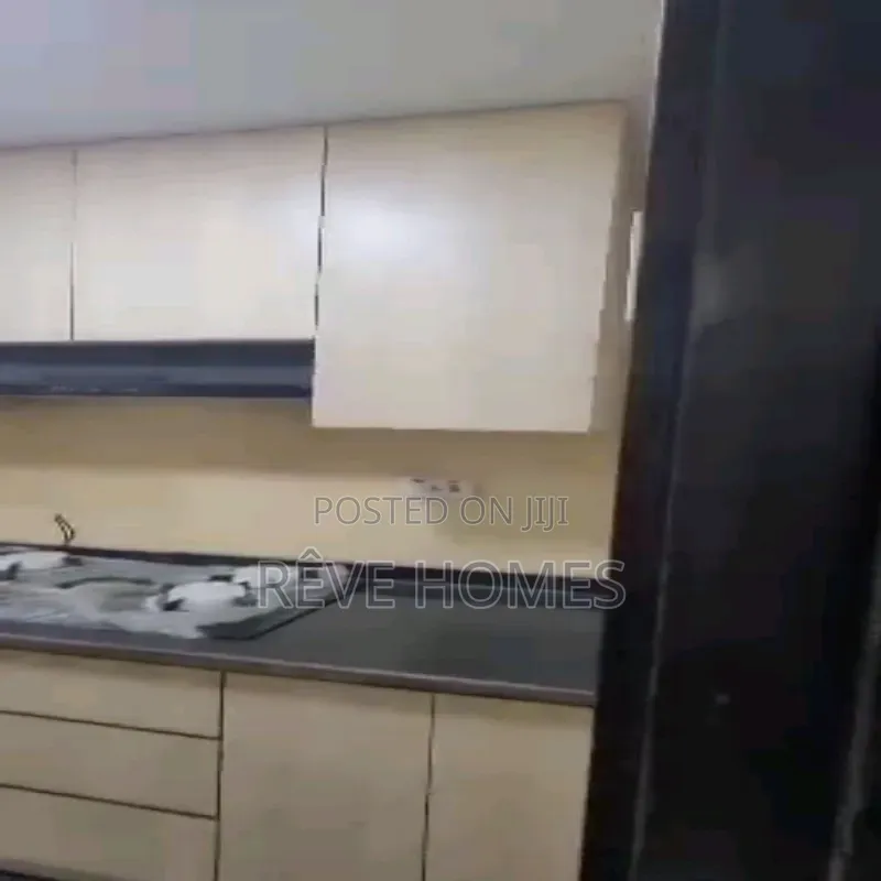 3bdrm Block of Flats in Onike for rent