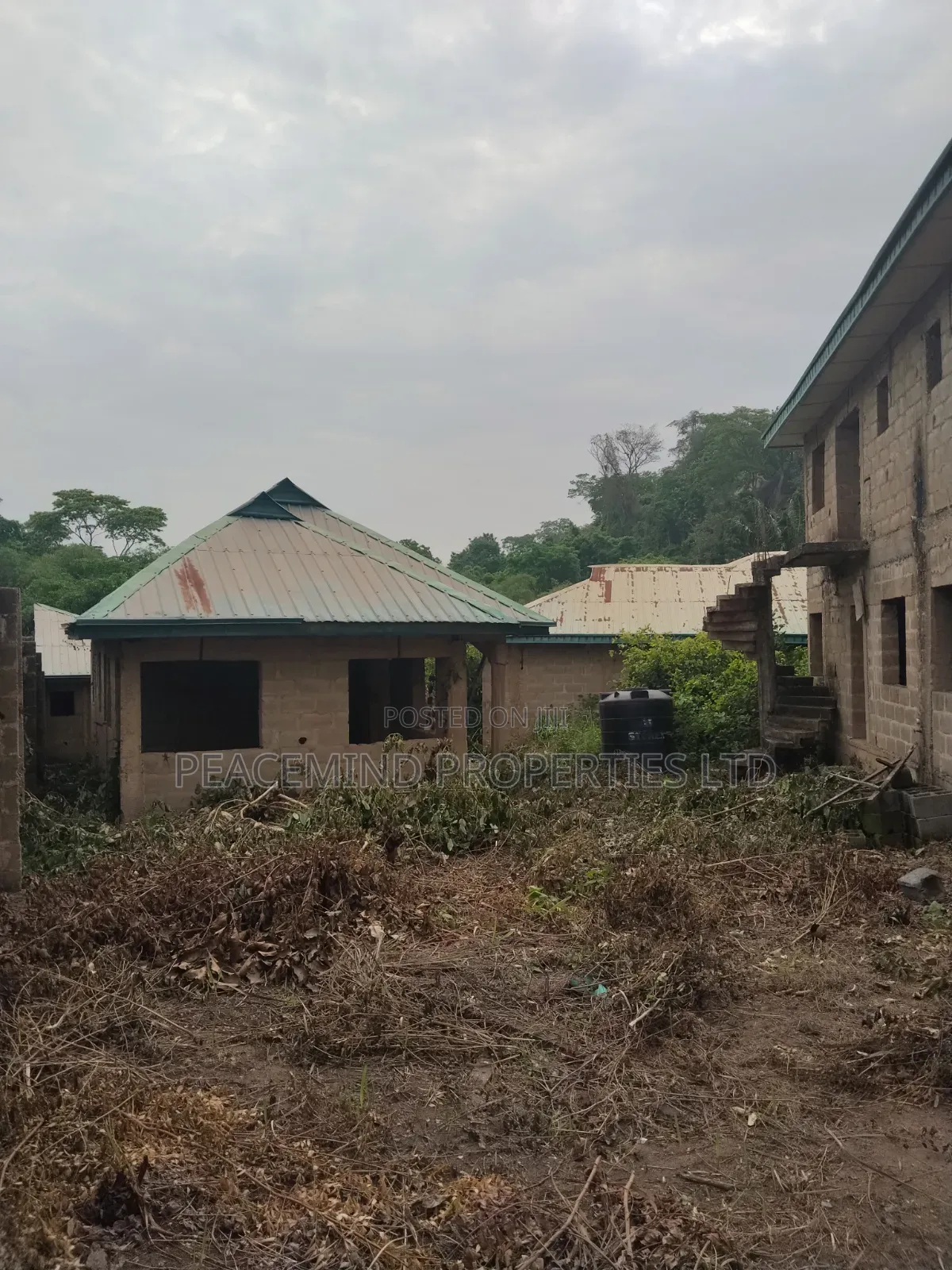 6bdrm Duplex in Housing Estate Elega, Abeokuta South for sale