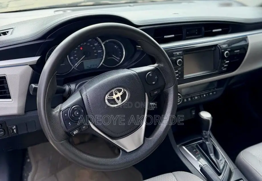 Toyota Corolla 2015 Black
