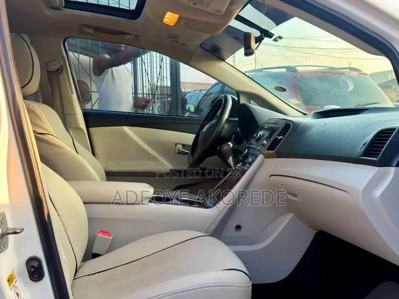 Toyota Venza AWD 2010 White