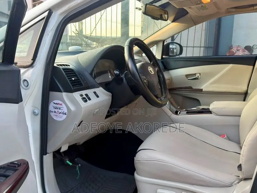 Toyota Venza AWD 2010 White
