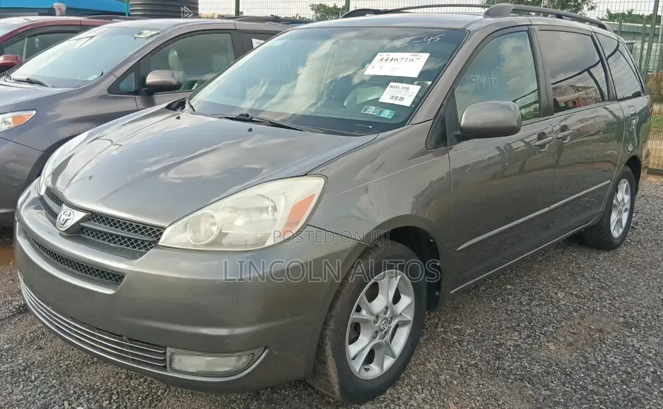 Toyota Sienna XLE Limited AWD 2005 Gray