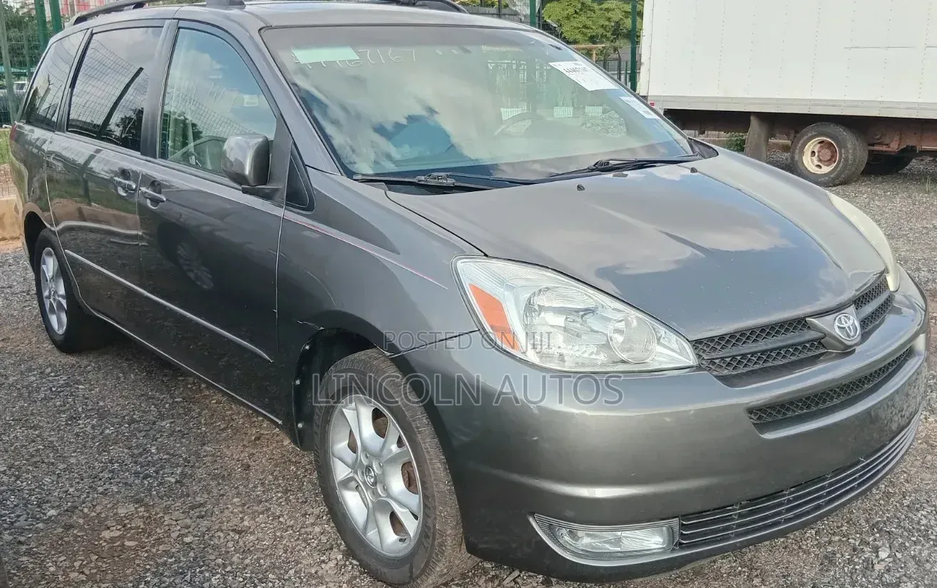 Toyota Sienna XLE Limited AWD 2005 Gray
