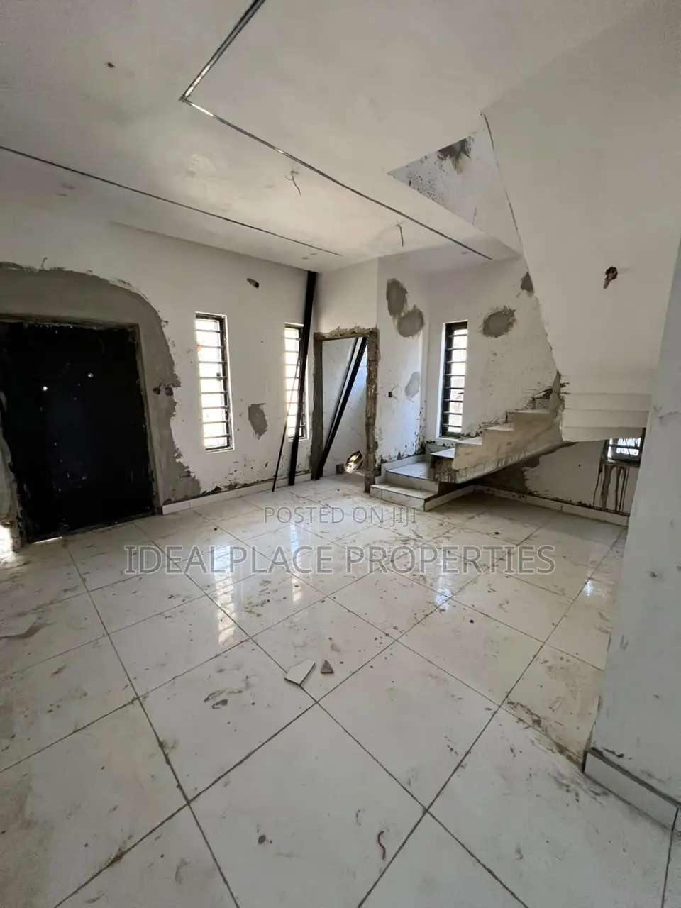 3bdrm Townhouse/Terrace in Ikota for sale
