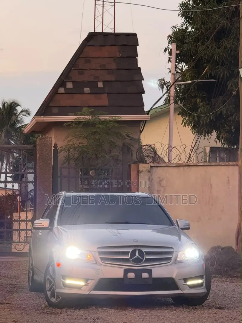 Mercedes-Benz C300 2012 Gray