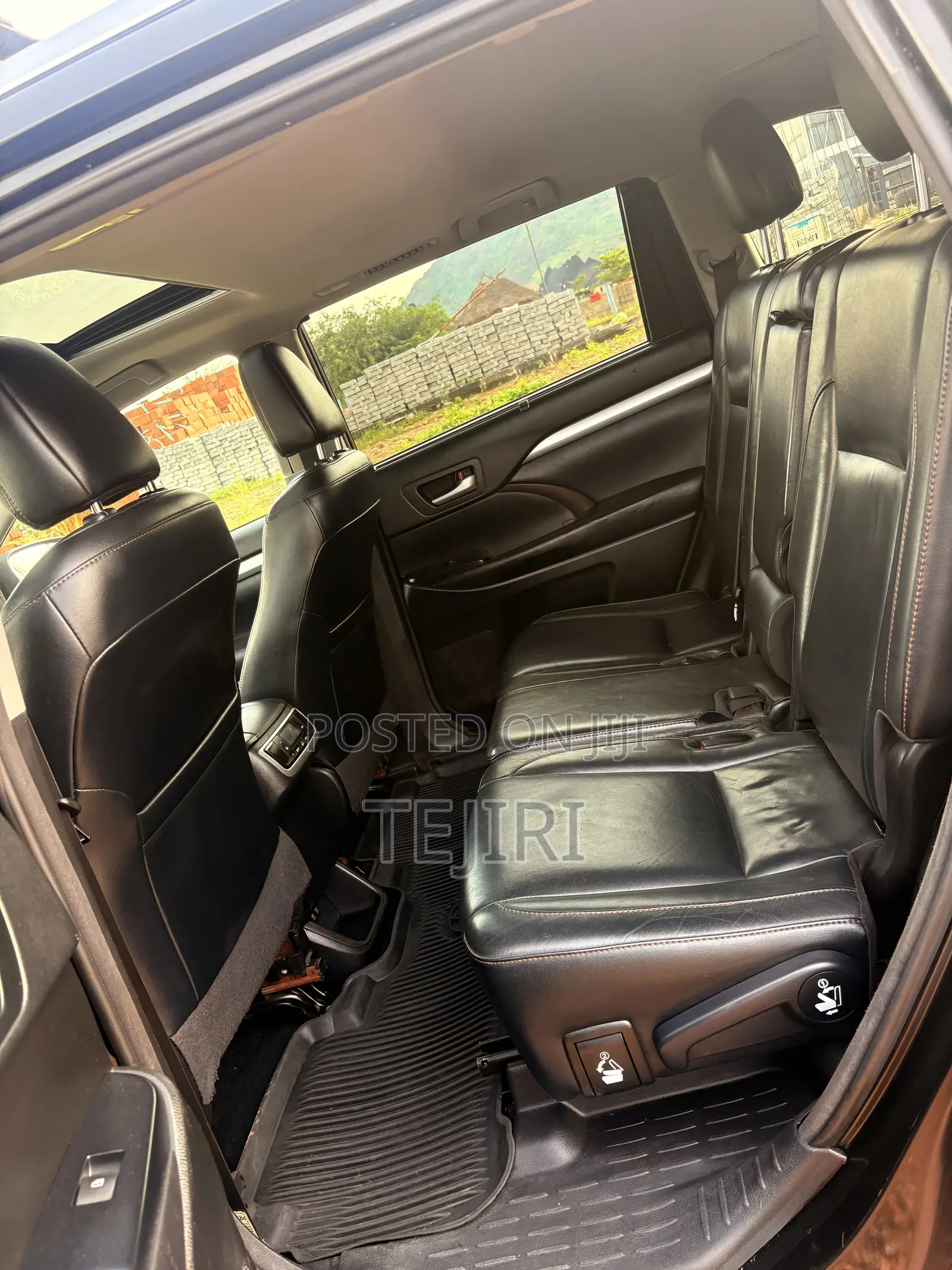 Toyota Highlander XLE 4x4 V6 (3.5L 6cyl 8A) 2018 Black