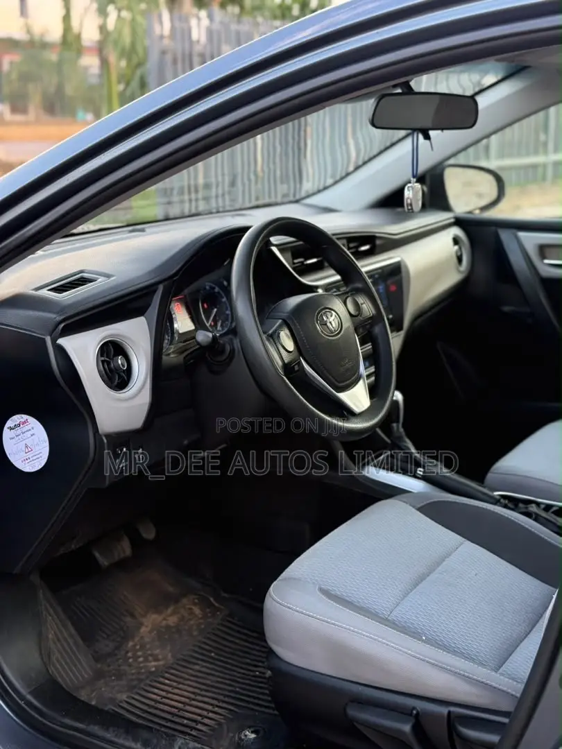 Toyota Corolla 2018 Gray