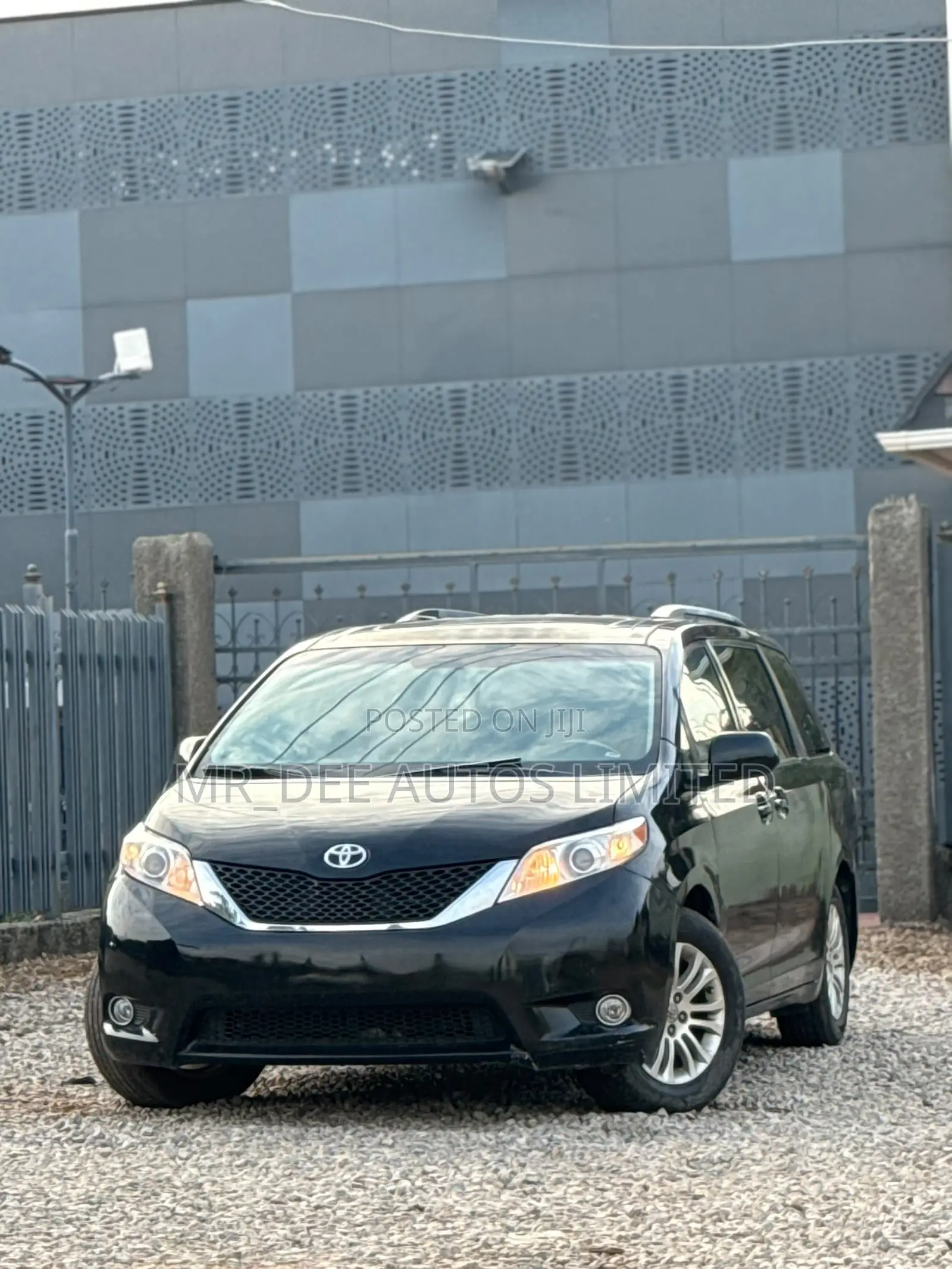 Toyota Sienna 2013 Black