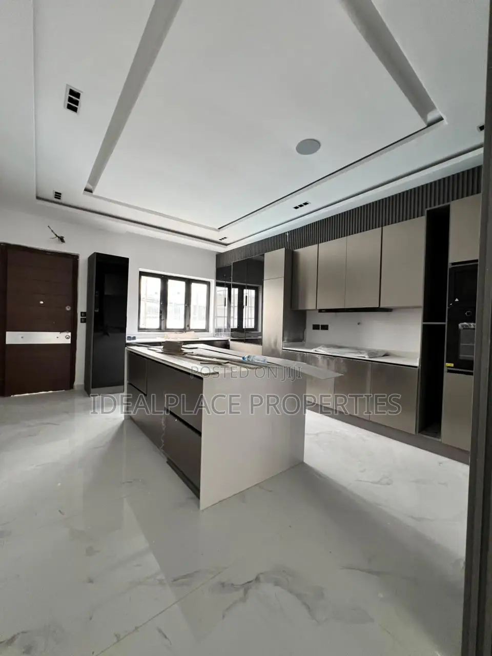 6bdrm Duplex in Ikate for sale