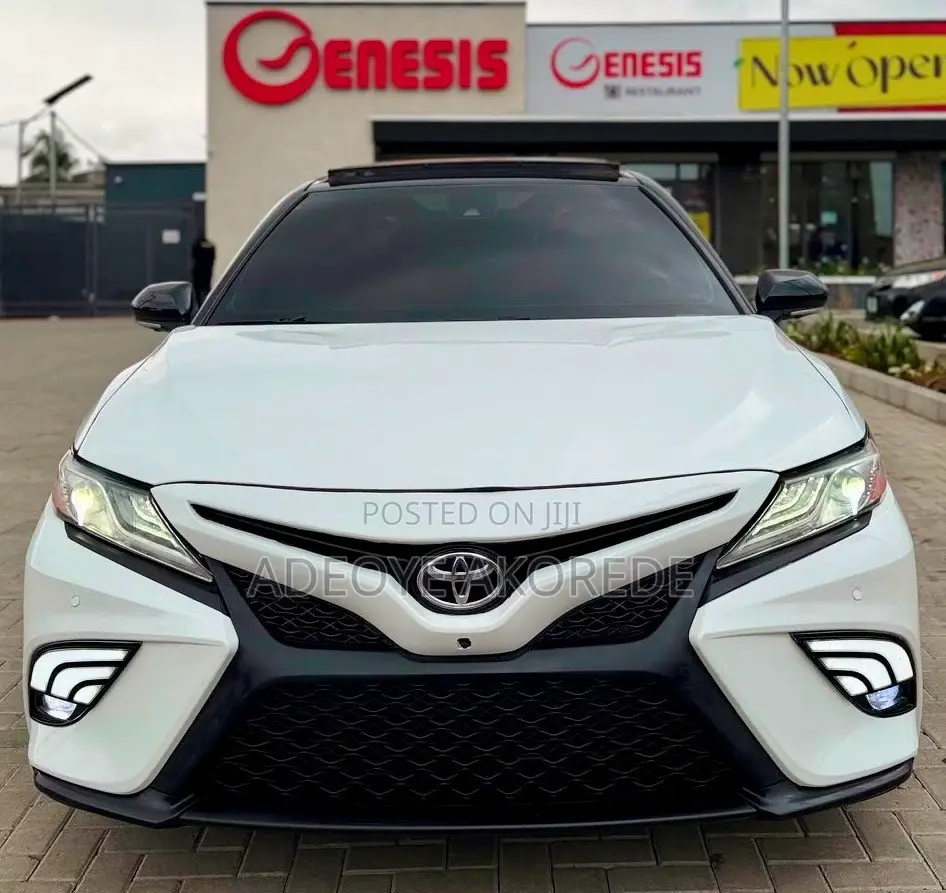 Toyota Camry XSE FWD 2020 White