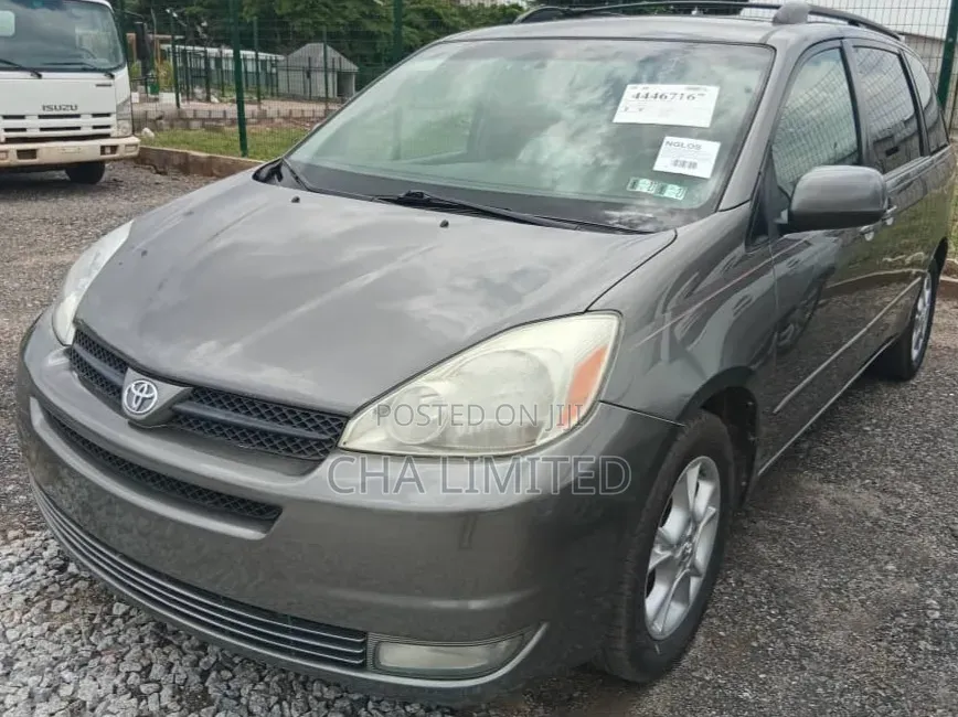 Toyota Sienna 2005 Gray