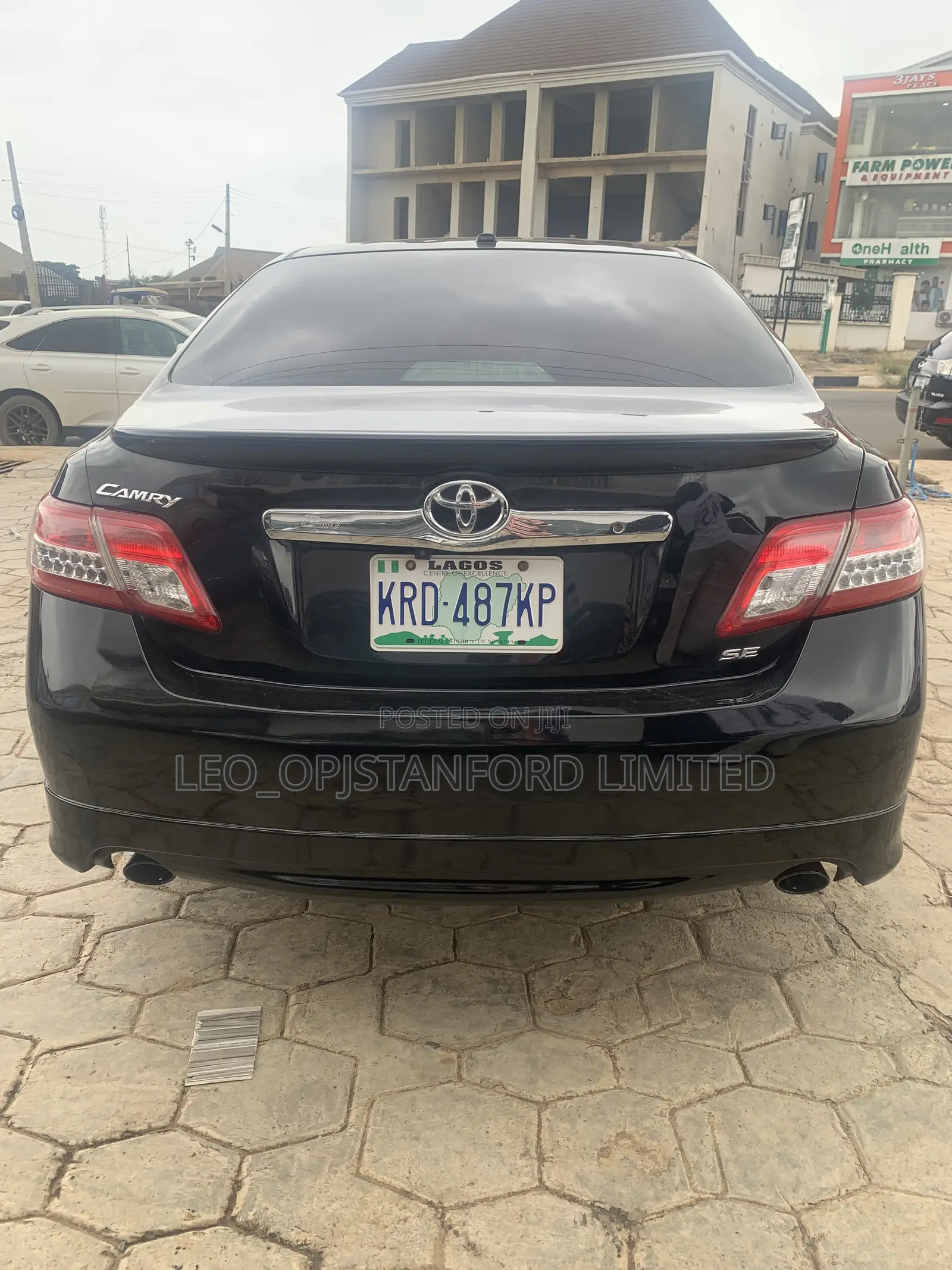 Toyota Camry Base 4dr Sedan (2.5L 4cyl 6M) 2011 Black