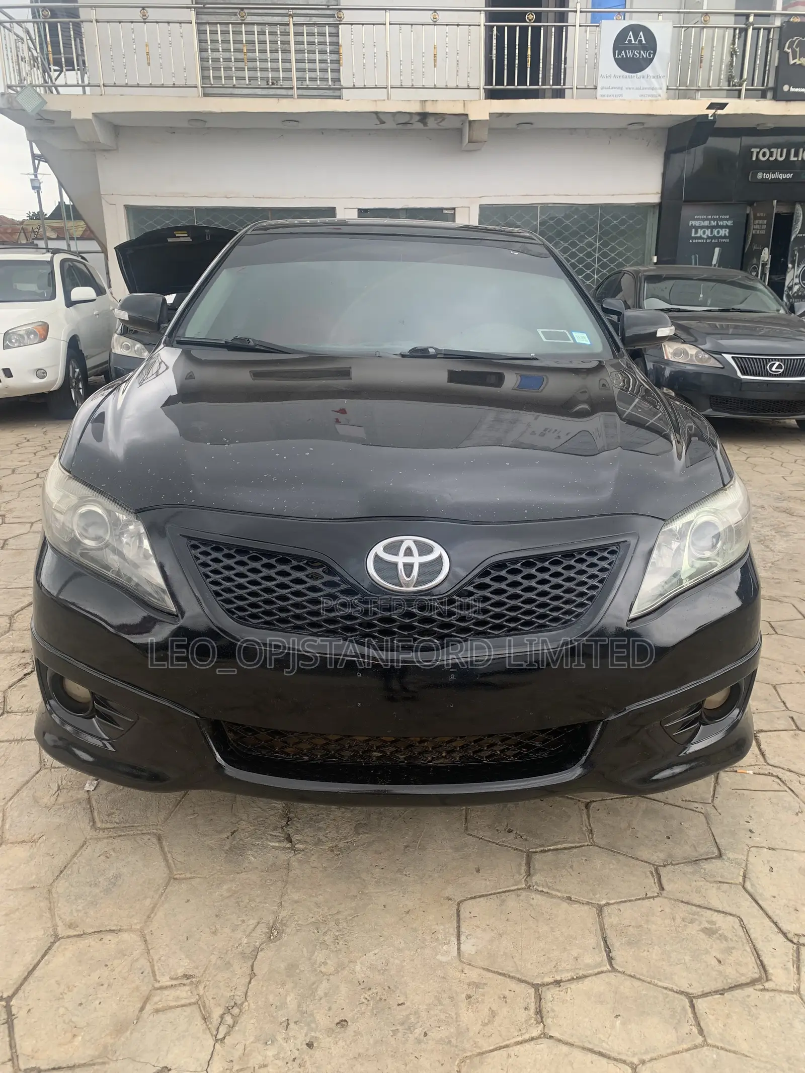 Toyota Camry Base 4dr Sedan (2.5L 4cyl 6M) 2011 Black