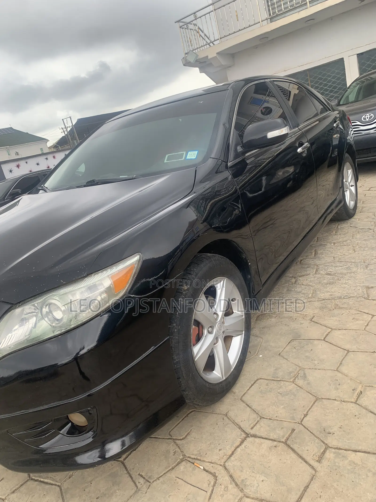Toyota Camry Base 4dr Sedan (2.5L 4cyl 6M) 2011 Black