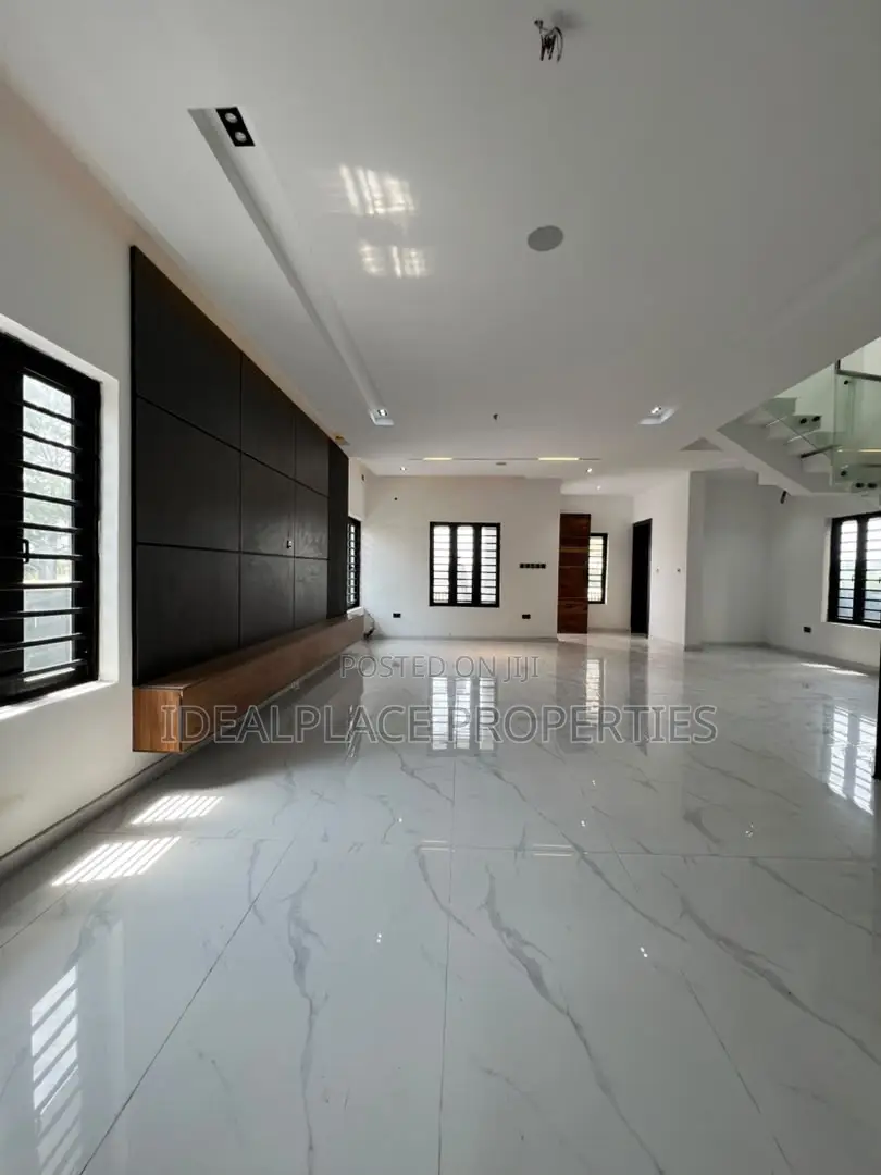 5bdrm Duplex in Megamound Estate, Ikota for sale