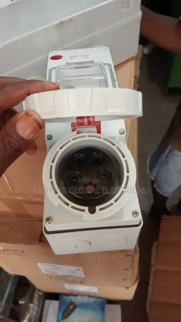 Kripal 32A 5pin Industrial Switched Socket With Integrated Circuit