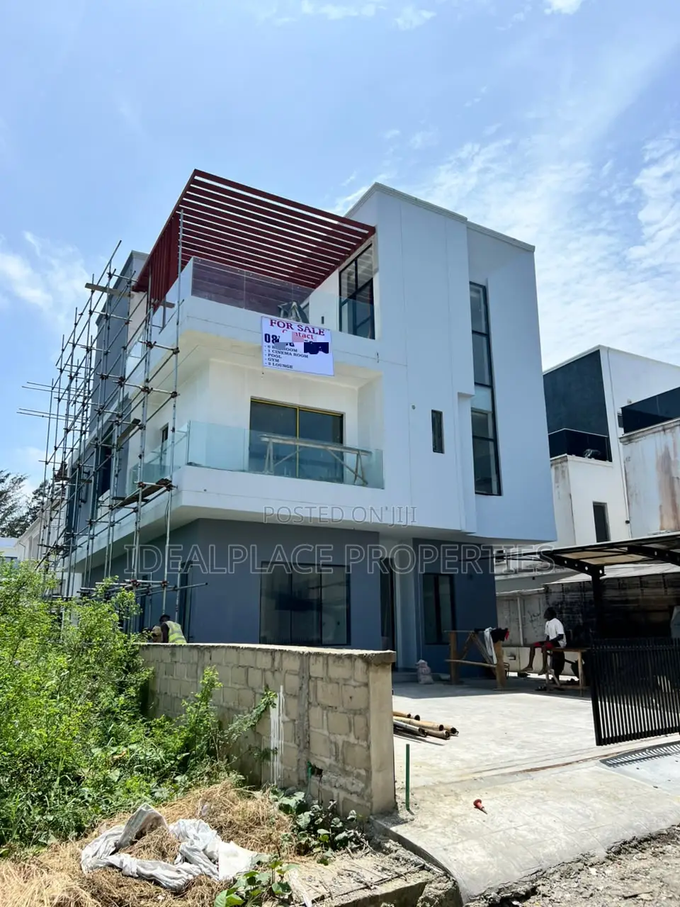 6bdrm Duplex in Megamound Estate, Ikota for sale