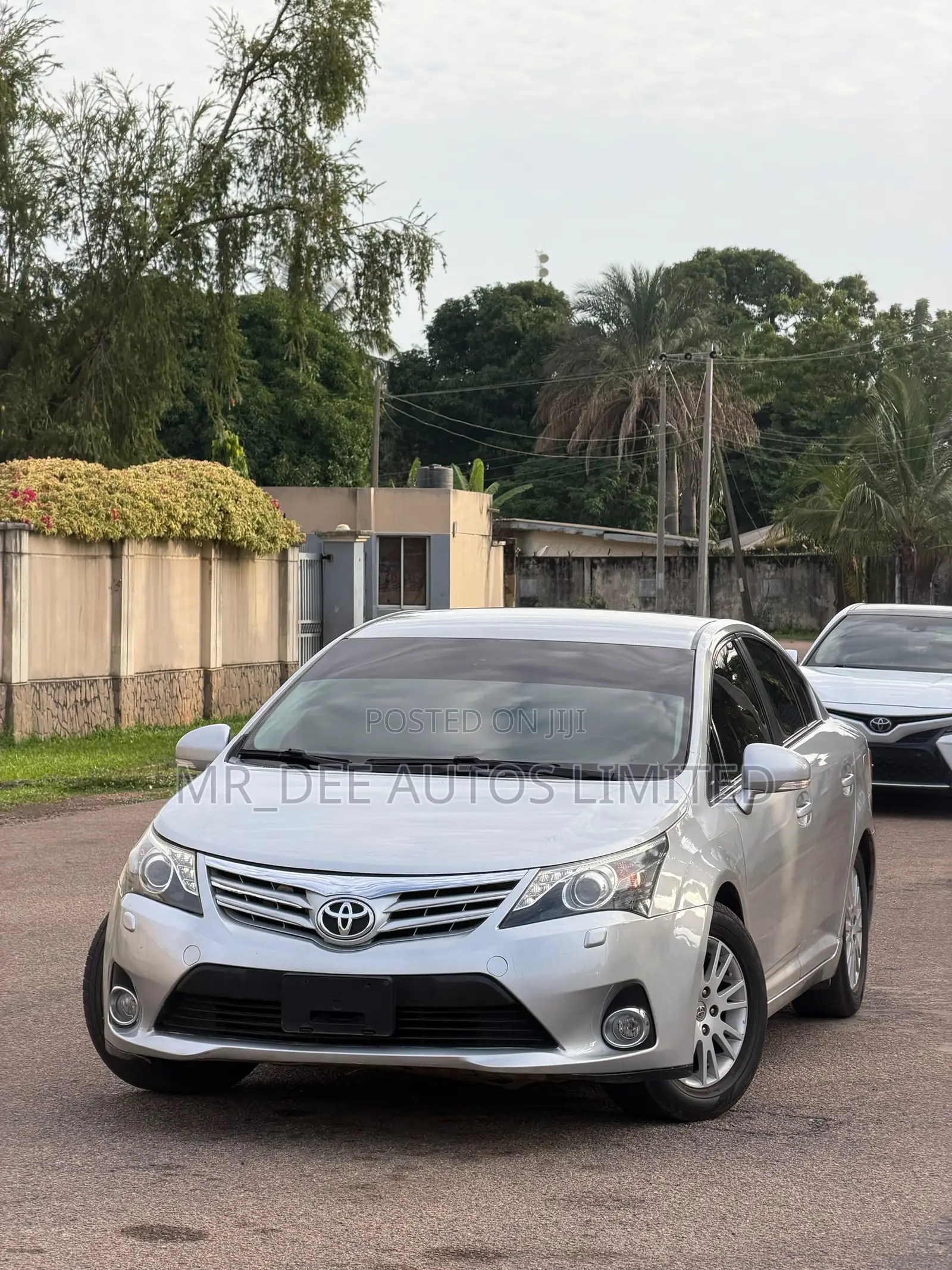 Toyota Avensis 2014 Silver