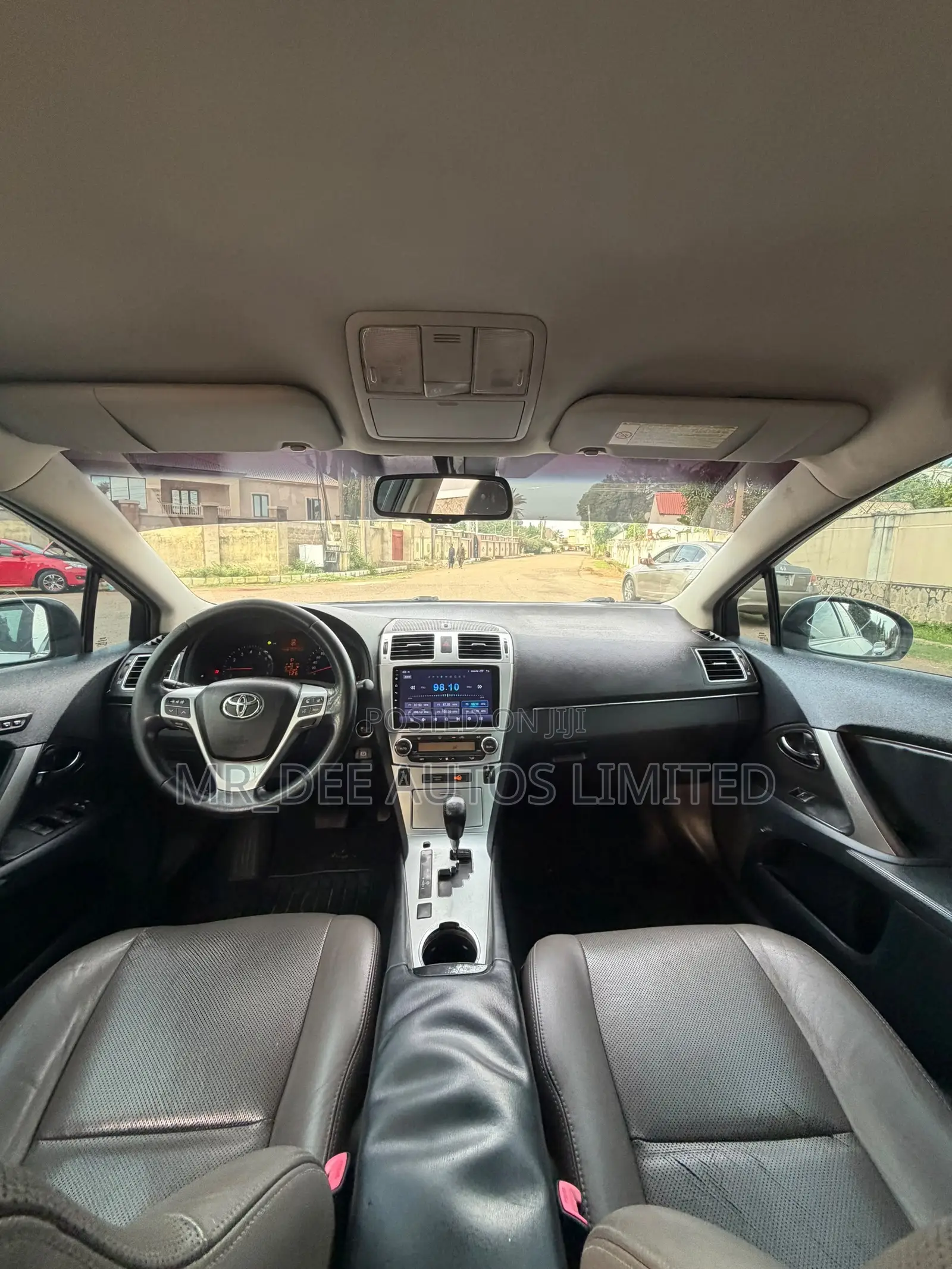Toyota Avensis 2014 Silver