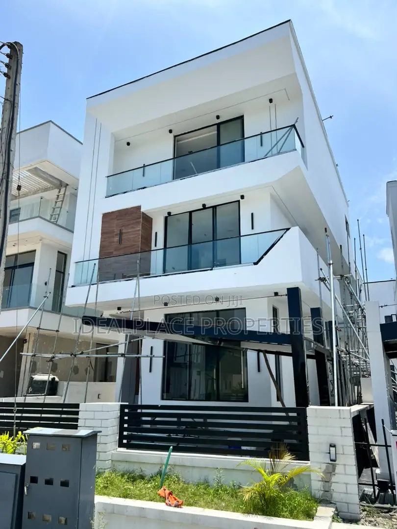 5bdrm Duplex in Megamound Estate, Ikota for sale