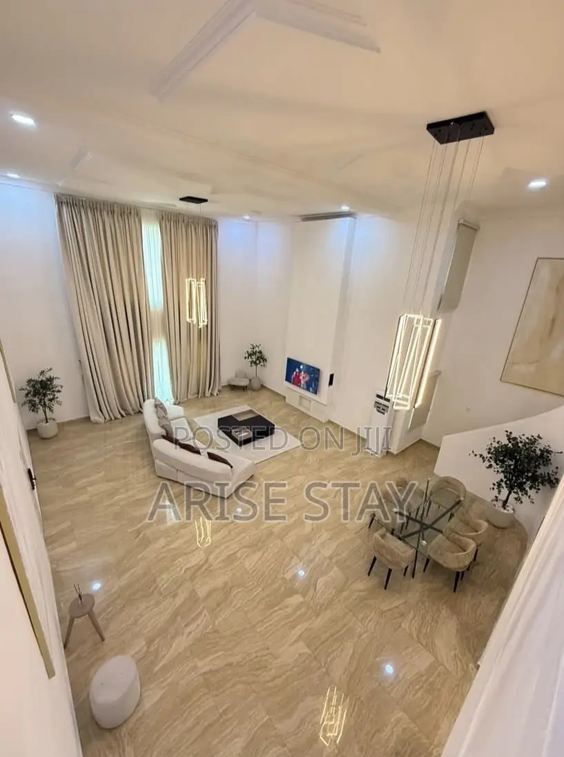 Luxury 4-Bedroom Penthouse With Pool & City View | Parkview Ikoy