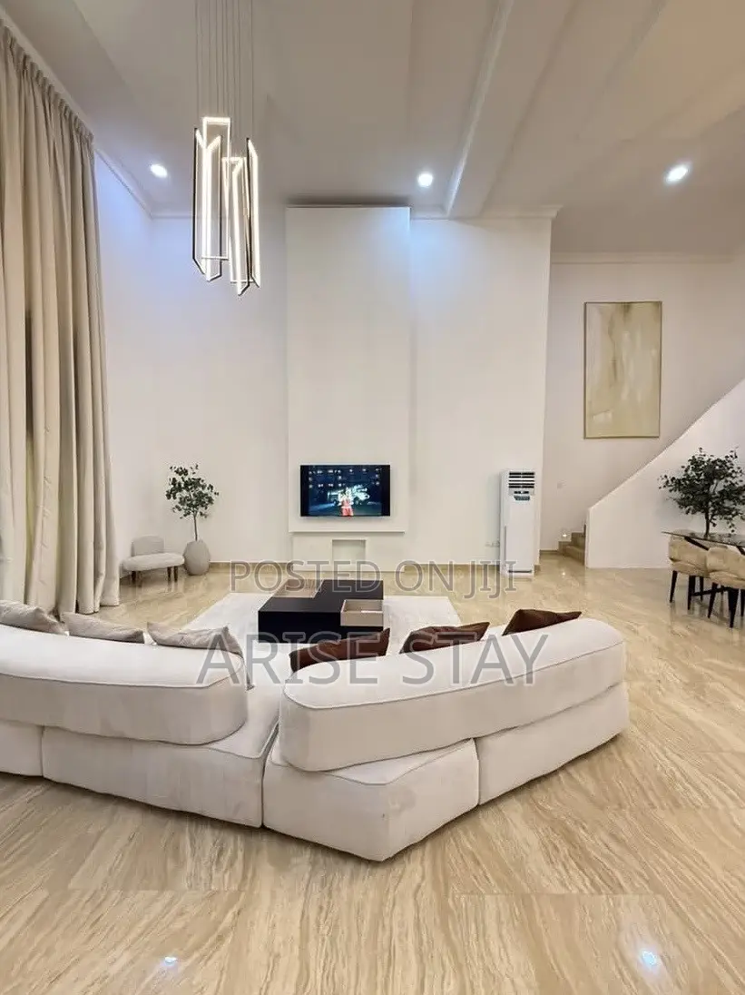 Luxury 4-Bedroom Penthouse With Pool & City View | Parkview Ikoy