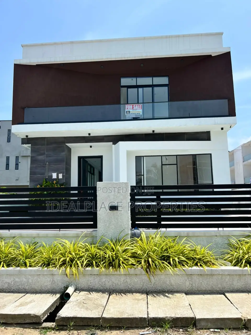 5bdrm Duplex in Megamound Estate, Ikota for sale