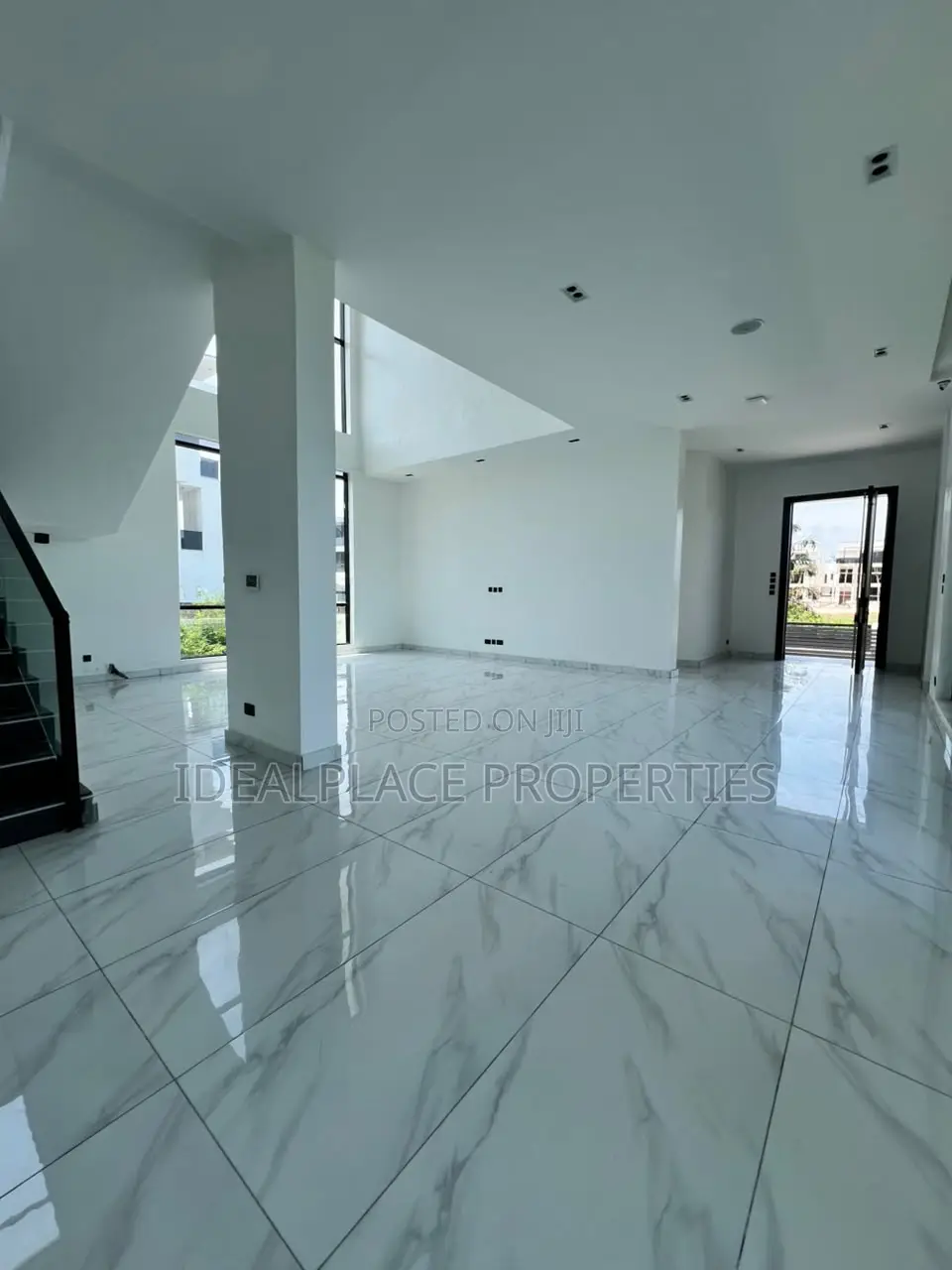 5bdrm Duplex in Megamound Estate, Ikota for sale