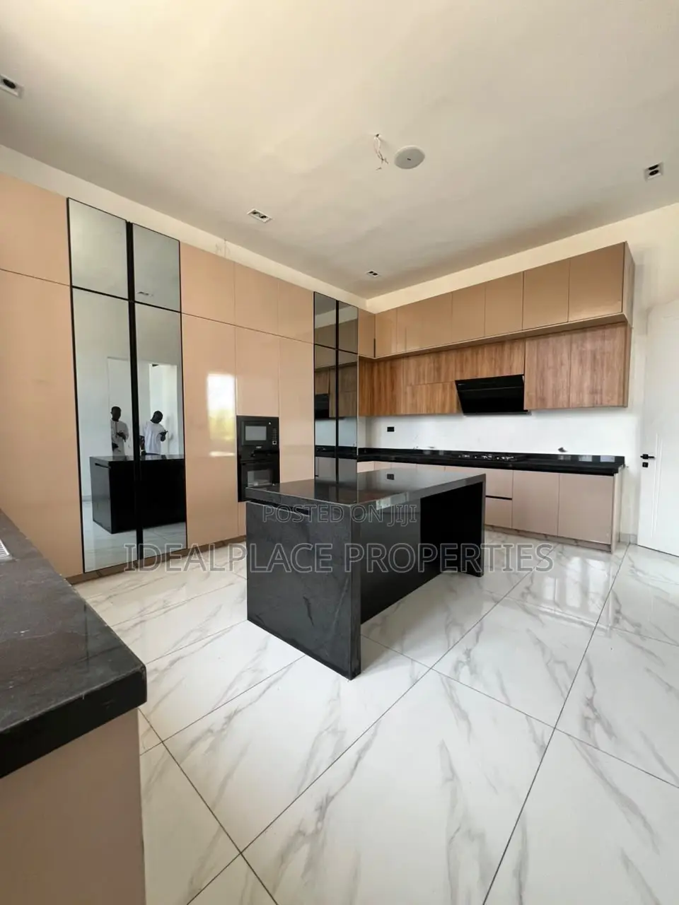 5bdrm Duplex in Megamound Estate, Ikota for sale