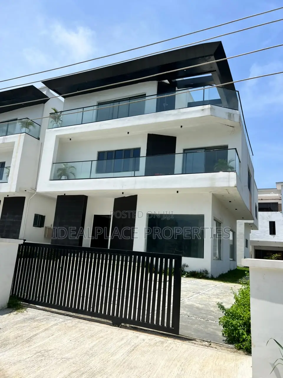 5bdrm Duplex in Megamound Estate, Ikota for sale