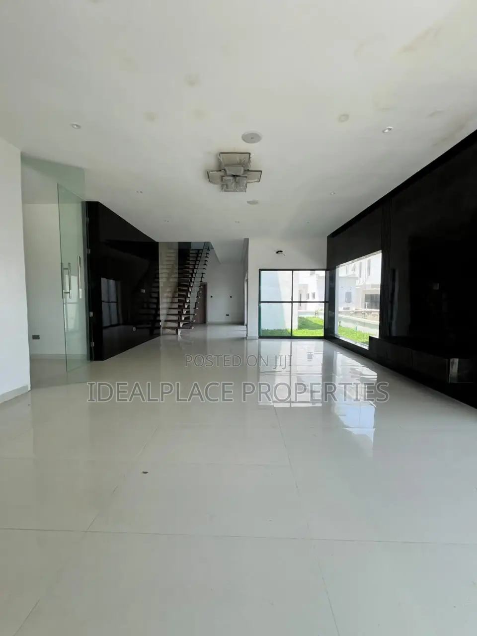 5bdrm Duplex in Megamound Estate, Ikota for sale