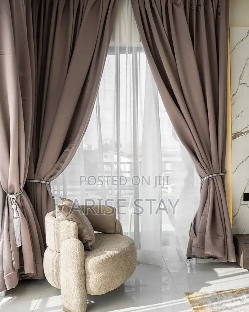 3-Bedroom Smart Penthouse With Rooftop Pool & Ps5 | Oniru