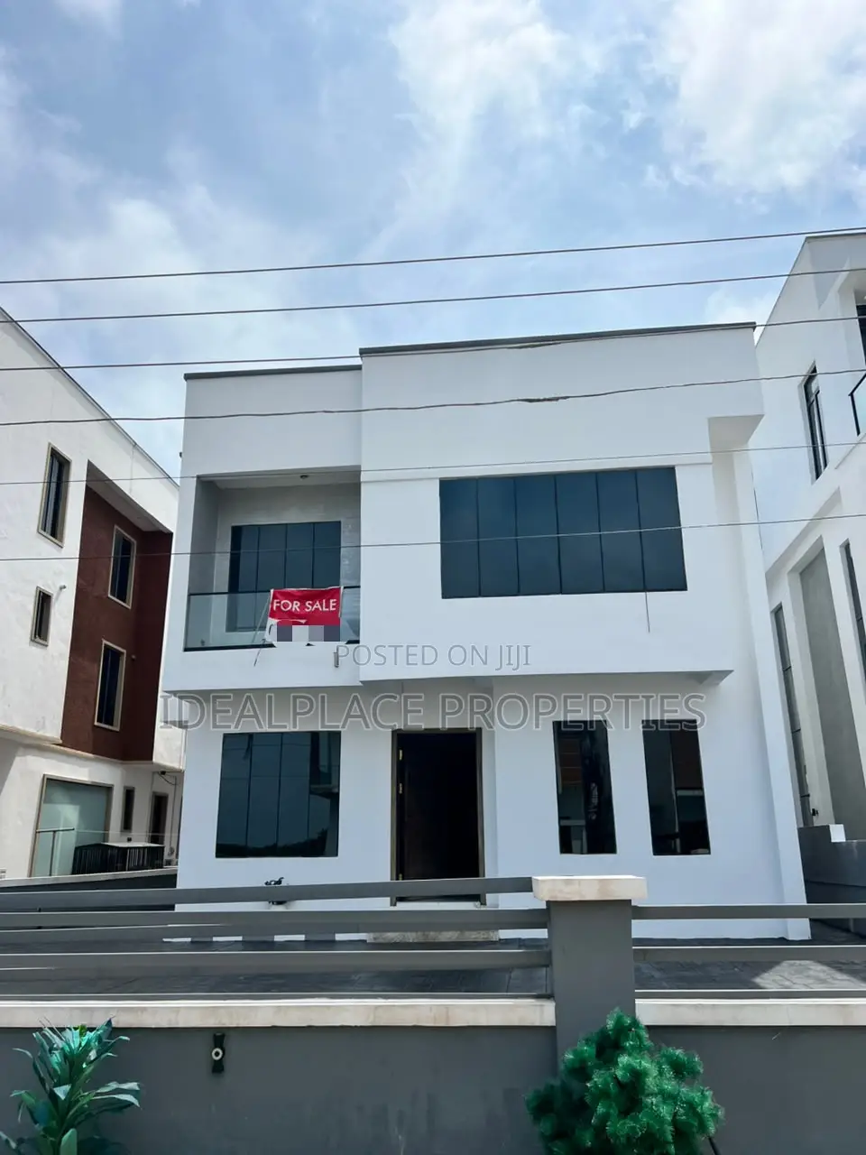 5bdrm Duplex in Megamound Estate, Ikota for sale