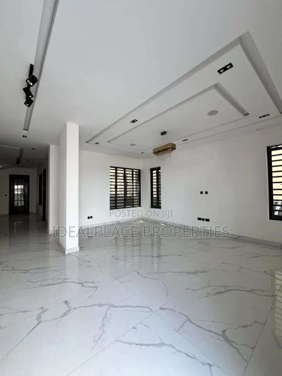5bdrm Duplex in Megamound Estate, Ikota for sale
