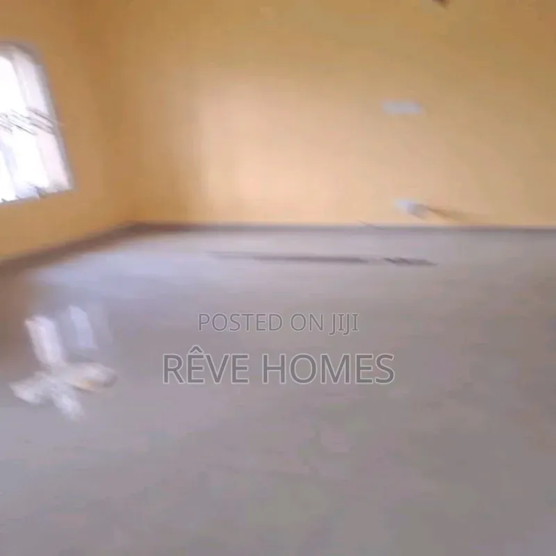 3bdrm Block of Flats in Mende for rent