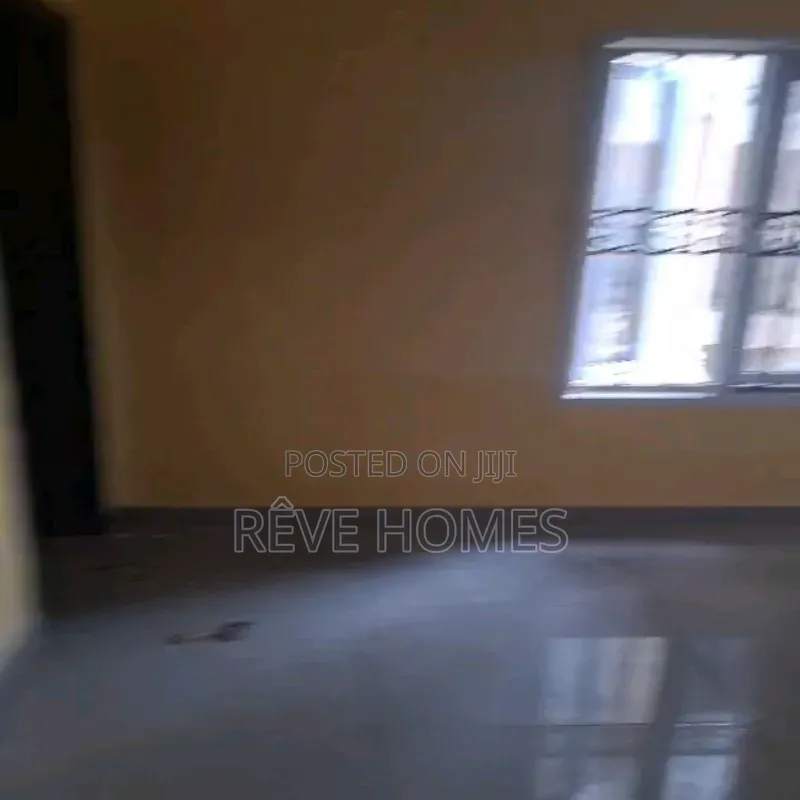 3bdrm Block of Flats in Mende for rent