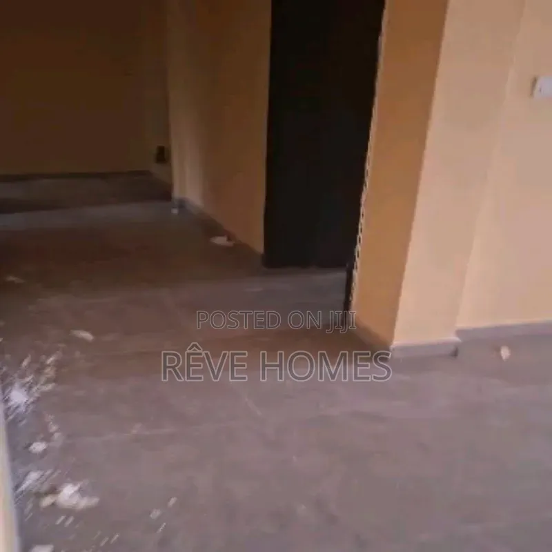 3bdrm Block of Flats in Mende for rent