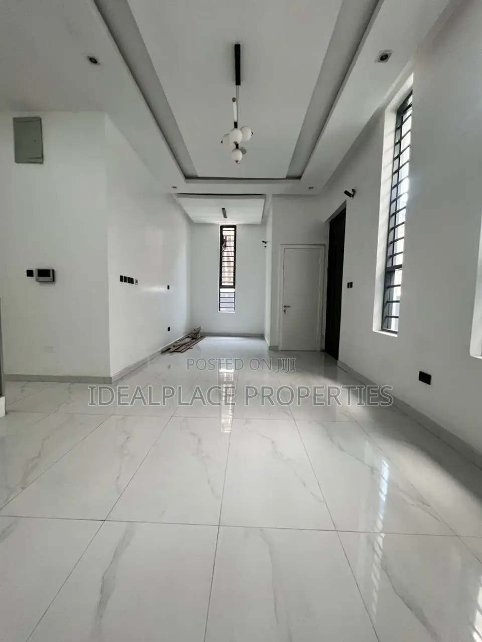 4bdrm Duplex in Chevron for sale